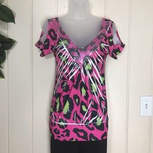 Topia Bright Pink & Green Animal Off Shoulder / Cold Shoulder SS Blouse 
Sequin